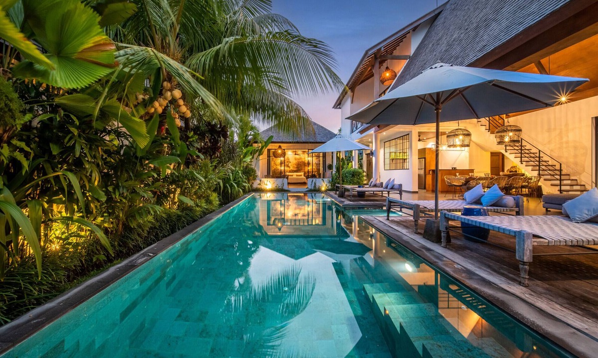 Pererenan Villa | 12-Meter Pool Four King Rooms Beachside Villa