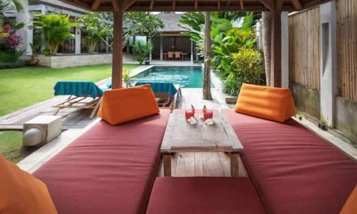 Batubelig Villa | 2 BR Tranquil Villa 10 Min Walk to Seminyak Beach