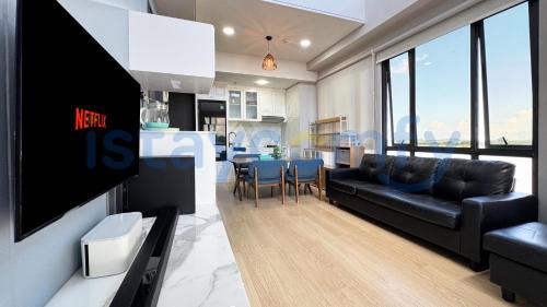 Batam Apartment | 3BR One Residence 1AL 2 Level with Stair Sea and City View