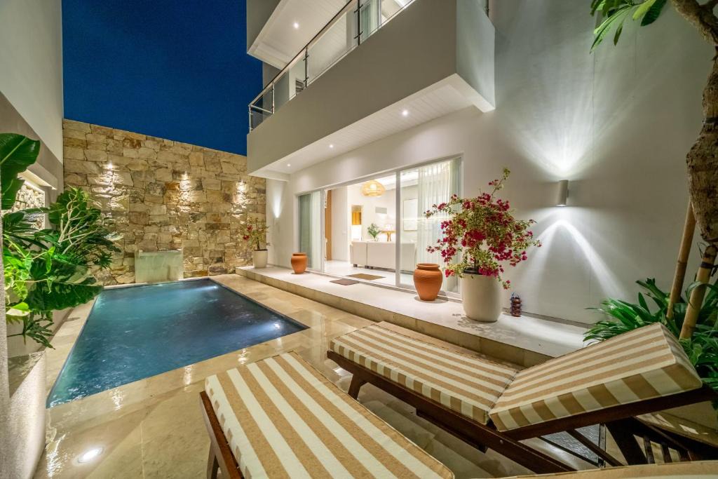 Kediri Villa | 818 Villas - New Modern Designer Canggu Villas with Rooftop and Ricefield Views