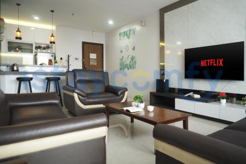 Lubuk Baja Apartment | Aston Residence 2001 - 3BR City & Sea View with Balcony by istaycomfy