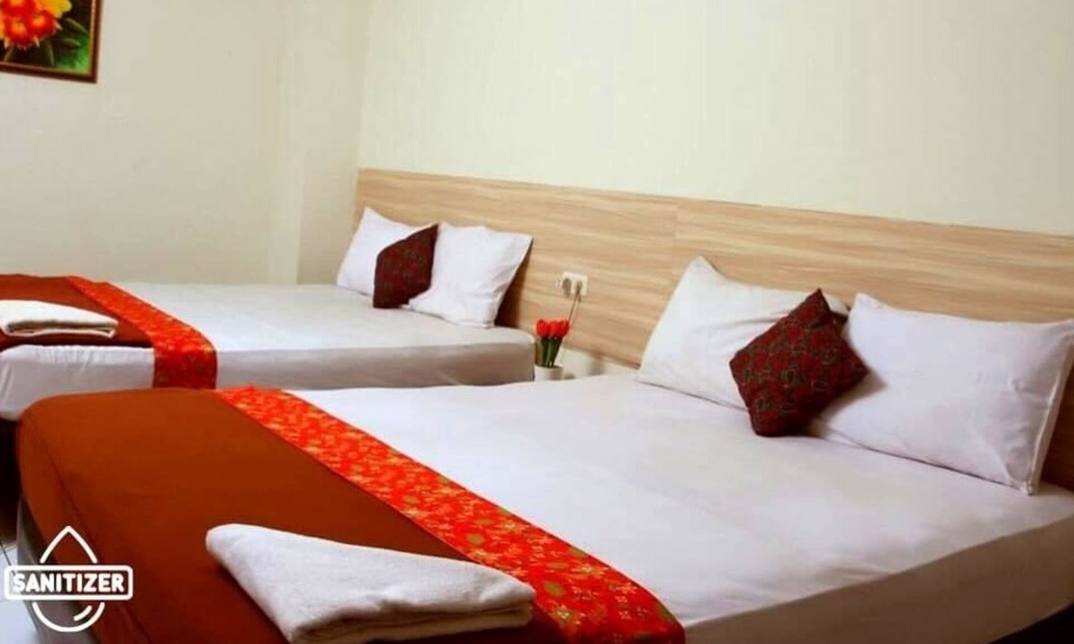 Bandung House | Bantal Guling Trans