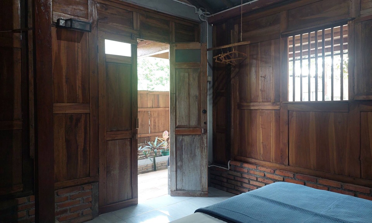 Bangunjiwo Hostel | Banyu Kasongan Homestay