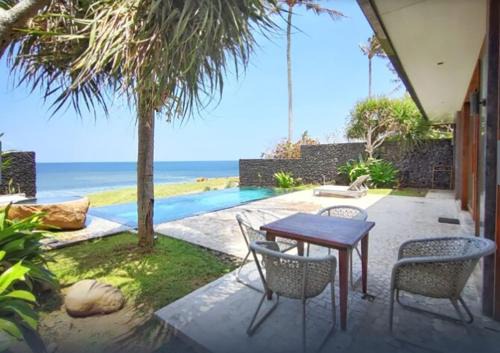 West Selemadeg Villa | Beachfront Villa