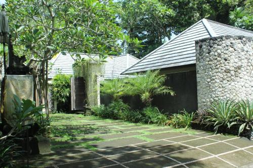 Kediri Villa | Belvilla Dhyana Kutir Seseh Beach