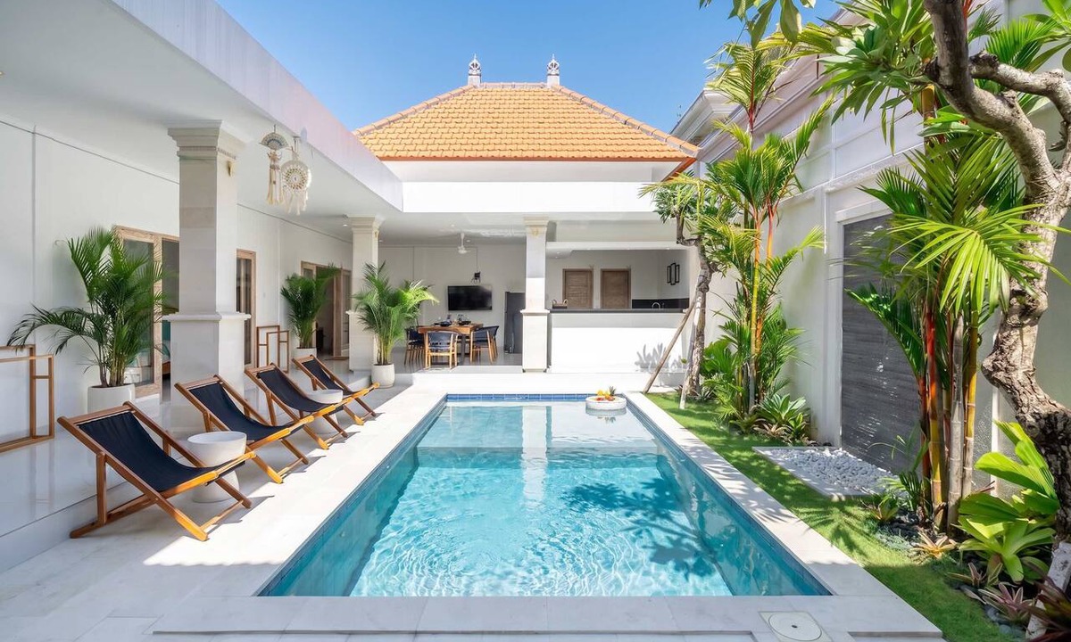 Banjar Semer Villa | Brand new private villa, large pool, beach access