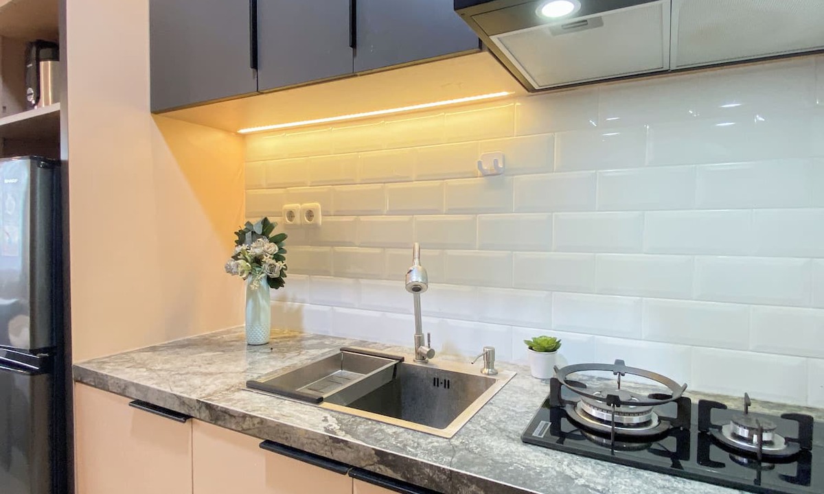 Duren Sawit Apartment | Bright And Warm Studio Room At Apartment Lrt City Jatibening