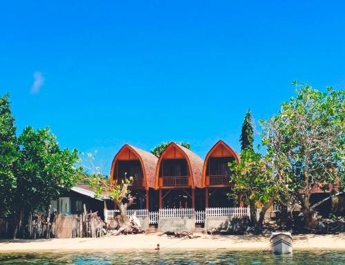 Bunaken Resort | Bunaken 18 Oceanfront Boutique Lodge