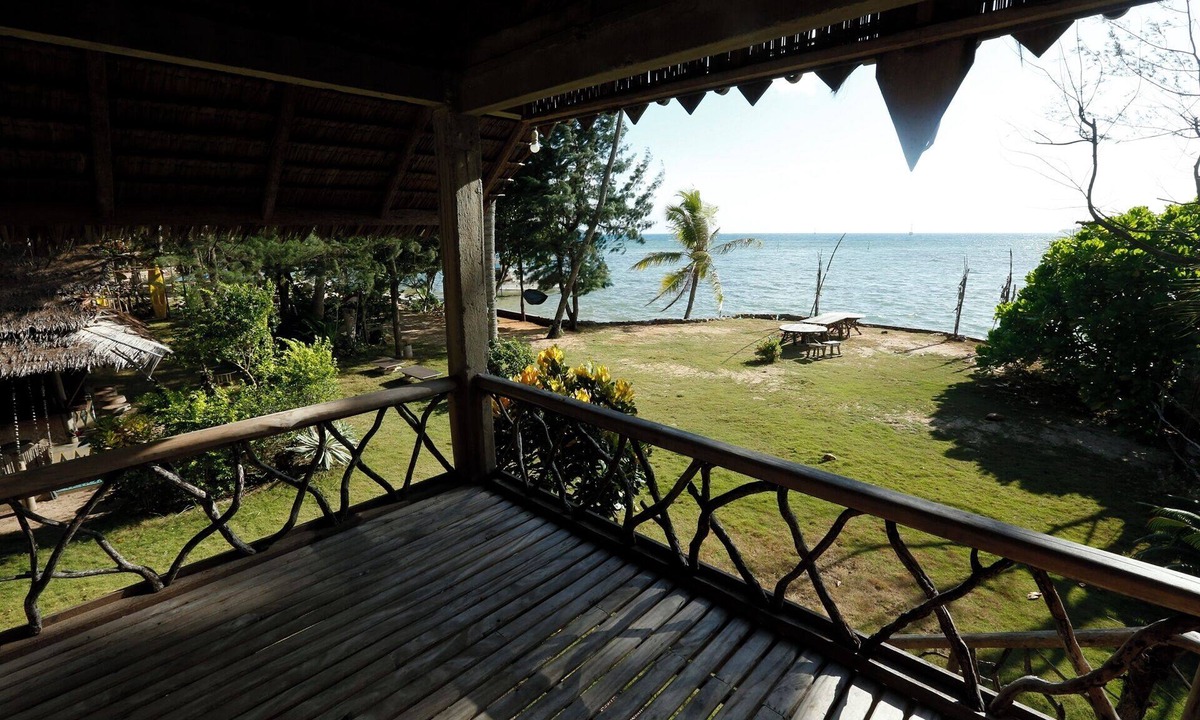Karimunjawa Islands Cabin | Bunga Jabe Beach