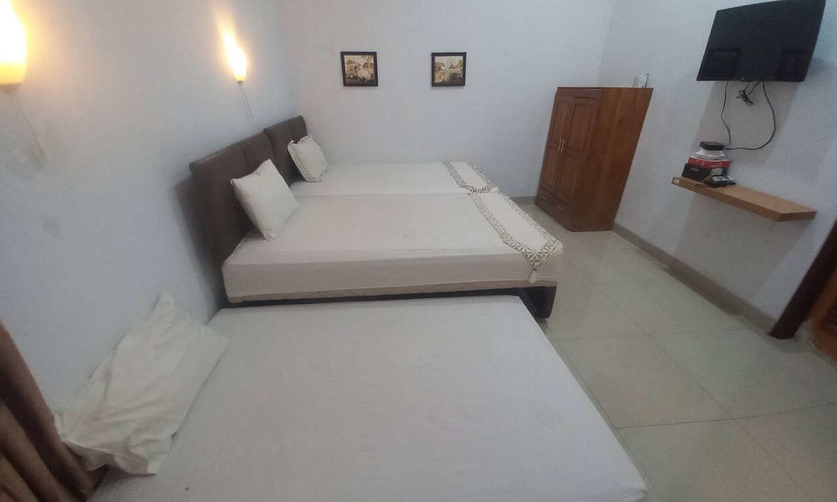 Purwokerto Hotel | Capital O 93872 Natura Guest House Syariah Near alun alun kota purwokerto