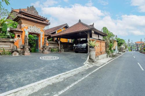 Mekar Bhuwana Hotel | Capital O 94011 Binhari Guest House