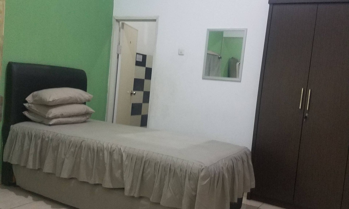 Gedongtataan House | Cendrawasih Syariah Homestay