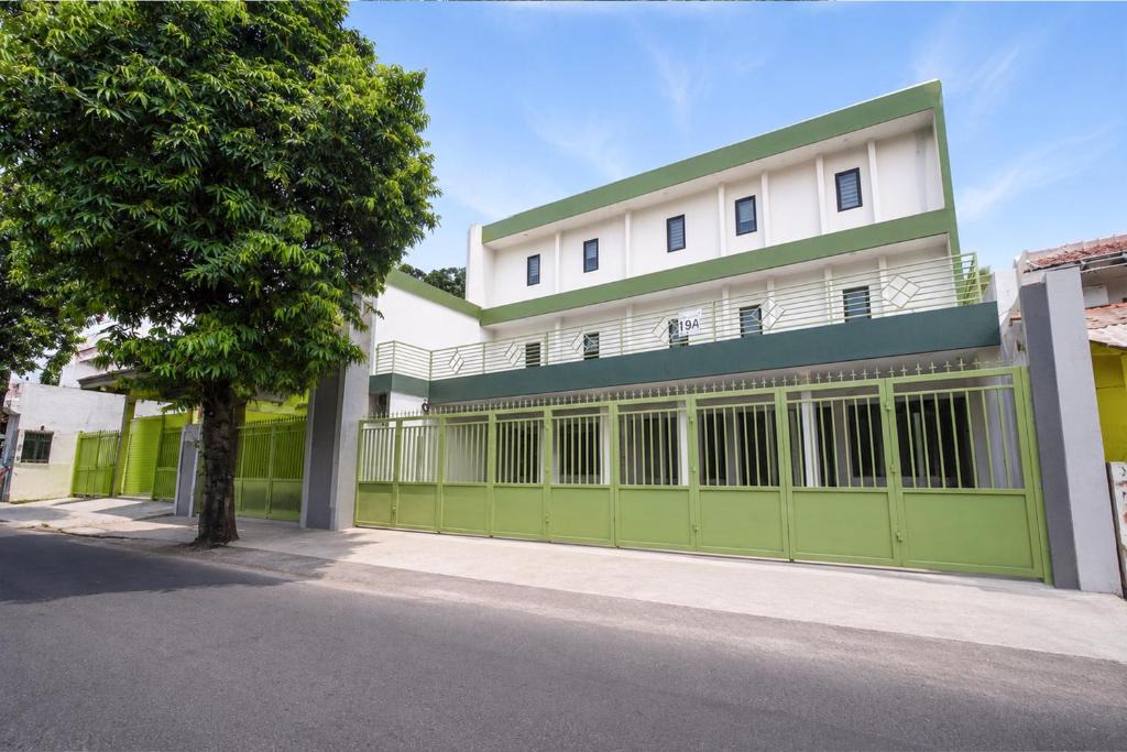 East Jakarta Hotel | Collection O near Stasiun Cawang formerly Griya Harita Syariah