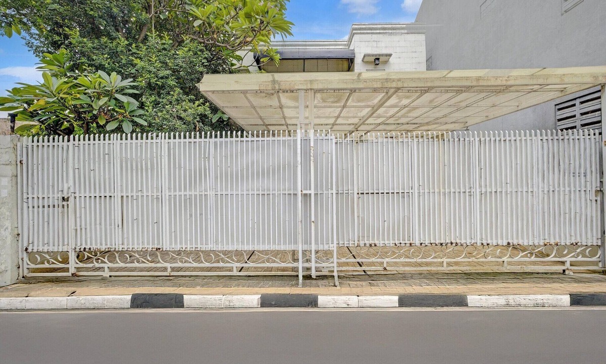 Cilandak House | Cozy Deluxe Stay Near RS Fatmawati with Free WiFi