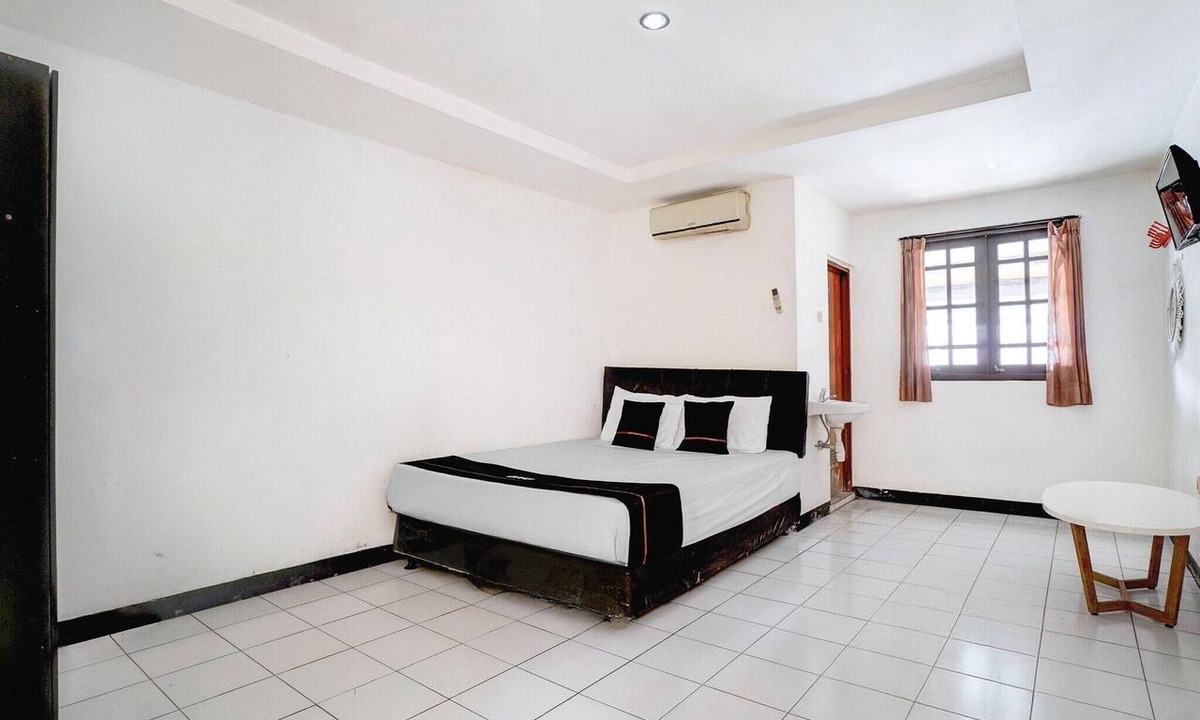 East Jakarta House | Cozy Double Escape W/Free WiFi and Parking