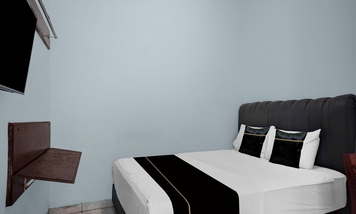 Medan House | Cozy Double Escape W/Free WiFi and Parking