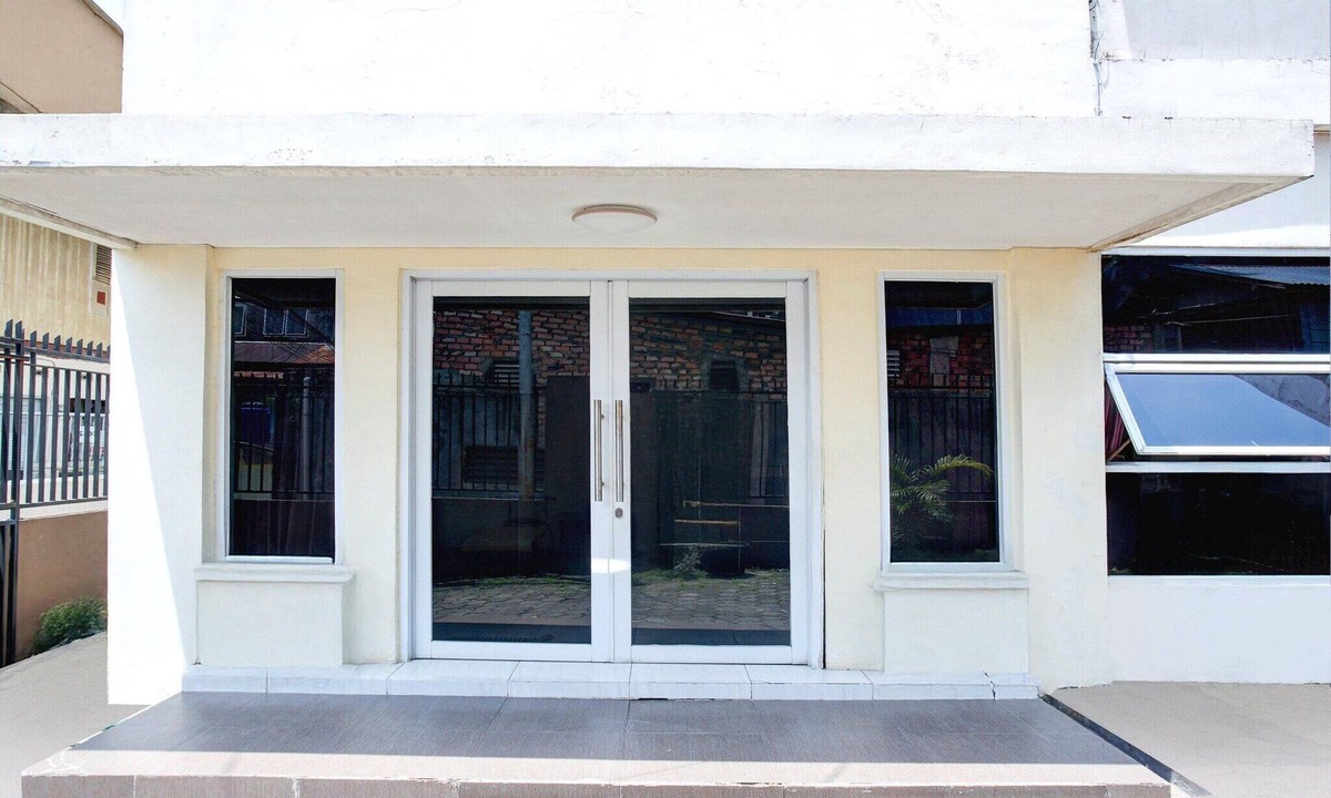 Palembang House | Cozy Double Escape W/Free WiFi and Parking
