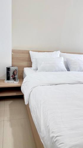 Surabaya Apartment | Cozy New 2BR Direct Access to Pakuwon Mall