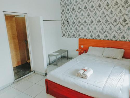 Sidoarjo Hotel | De Luck Homestay near Alun Alun Sidoarjo