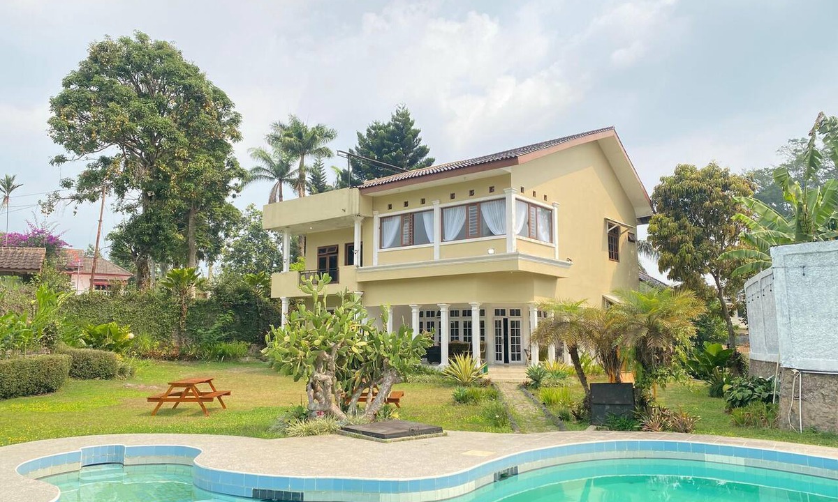 Cisarua Villa | Fatma Mountain Hills by Tamastu Villaz