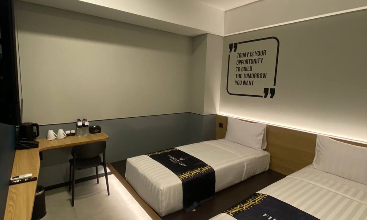 Rawamangun Hotel | FIERIS IZZY HOTEL