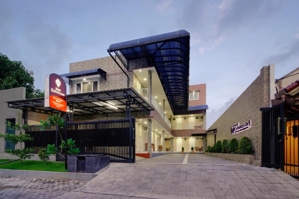 Ketintang House | Grand Kebonsari Guesthouse