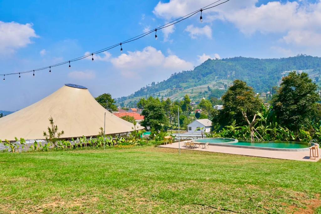 Cikole Hotel | Grand Luxcamp Soebi Farm Cikole by Horison