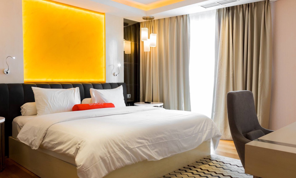 Laweyan Hotel | HARRIS Hotel & Conventions Solo