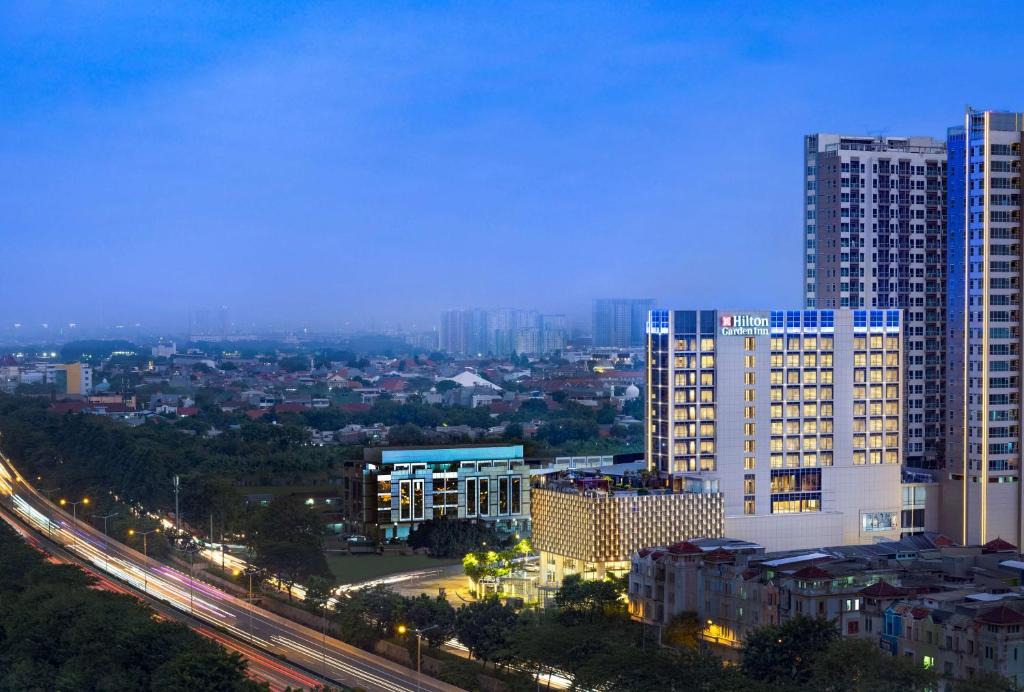 Jakarta Hotel | Hilton Garden Inn Jakarta Taman Palem