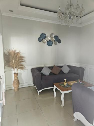 Ciputat Timur House | Homestay Cirendeu