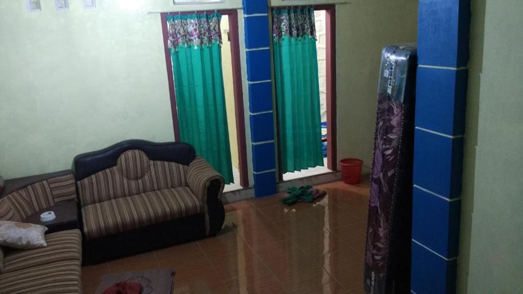 Hargomulyo House | Homestay Eni Rosidah