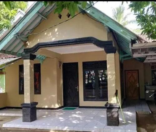 Ciwaru House | Homestay rina