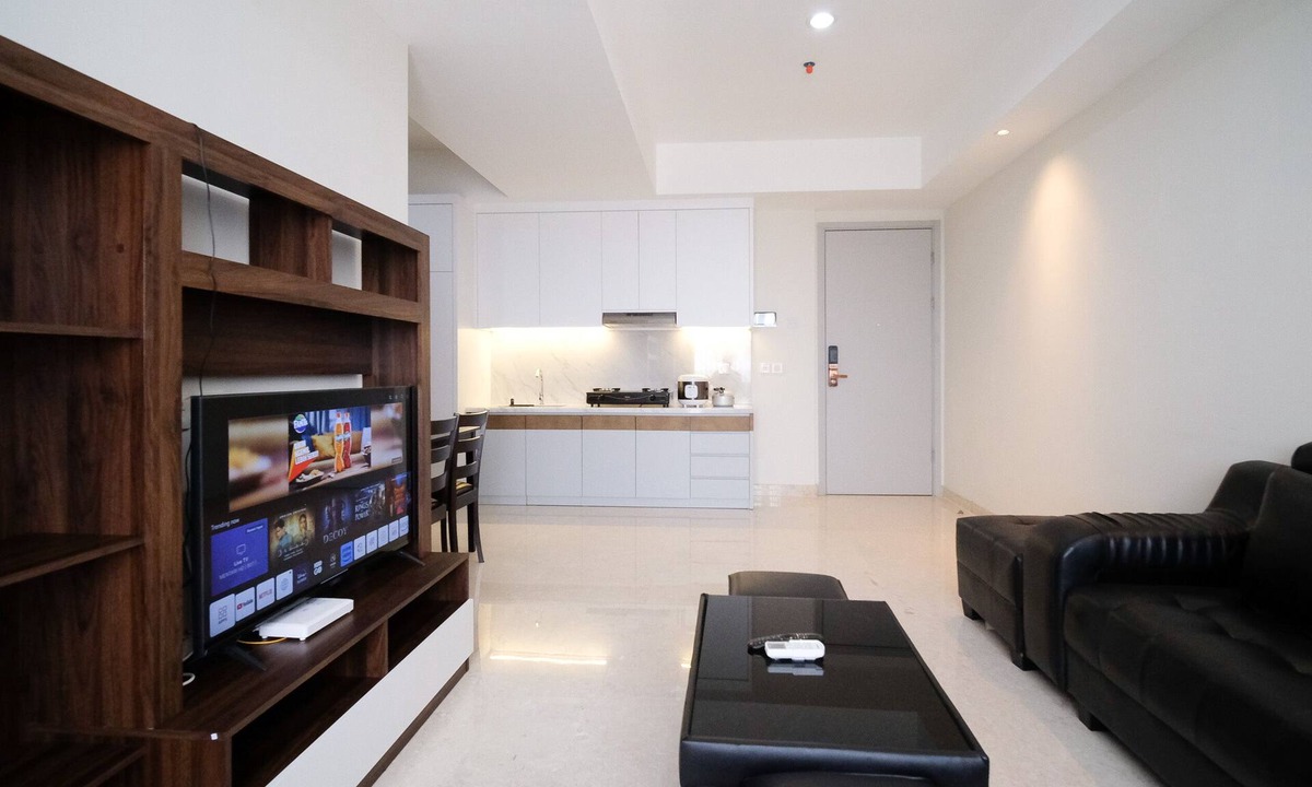 Surabaya Apartment | Homey 3Br With Private Lift At Grand Sungkono Lagoon Apartment