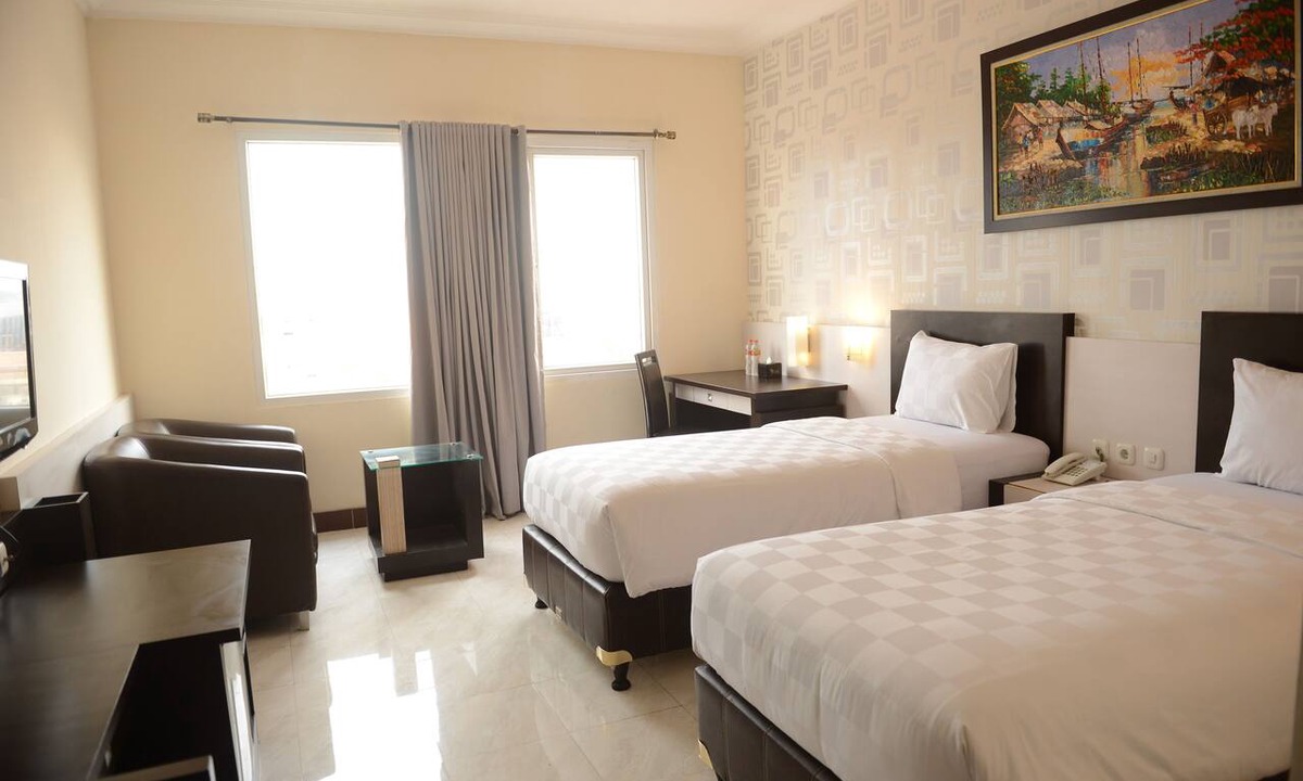 Jember Hotel | Hotel 88 Diponegoro Jember by WH