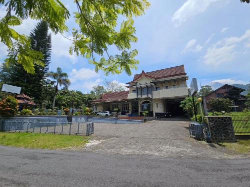 Pakem Hotel | Hotel Anugerah Wisata by Yurooms