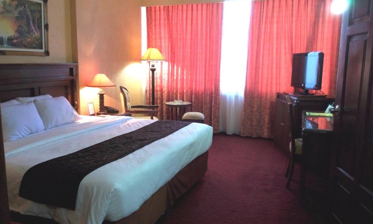 Madiun Hotel | Hotel Merdeka Madiun