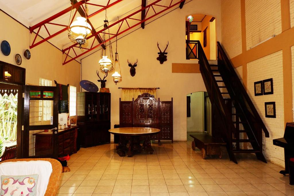Oro Oro Ombo Hotel | Hotel O Cemara's Homestay