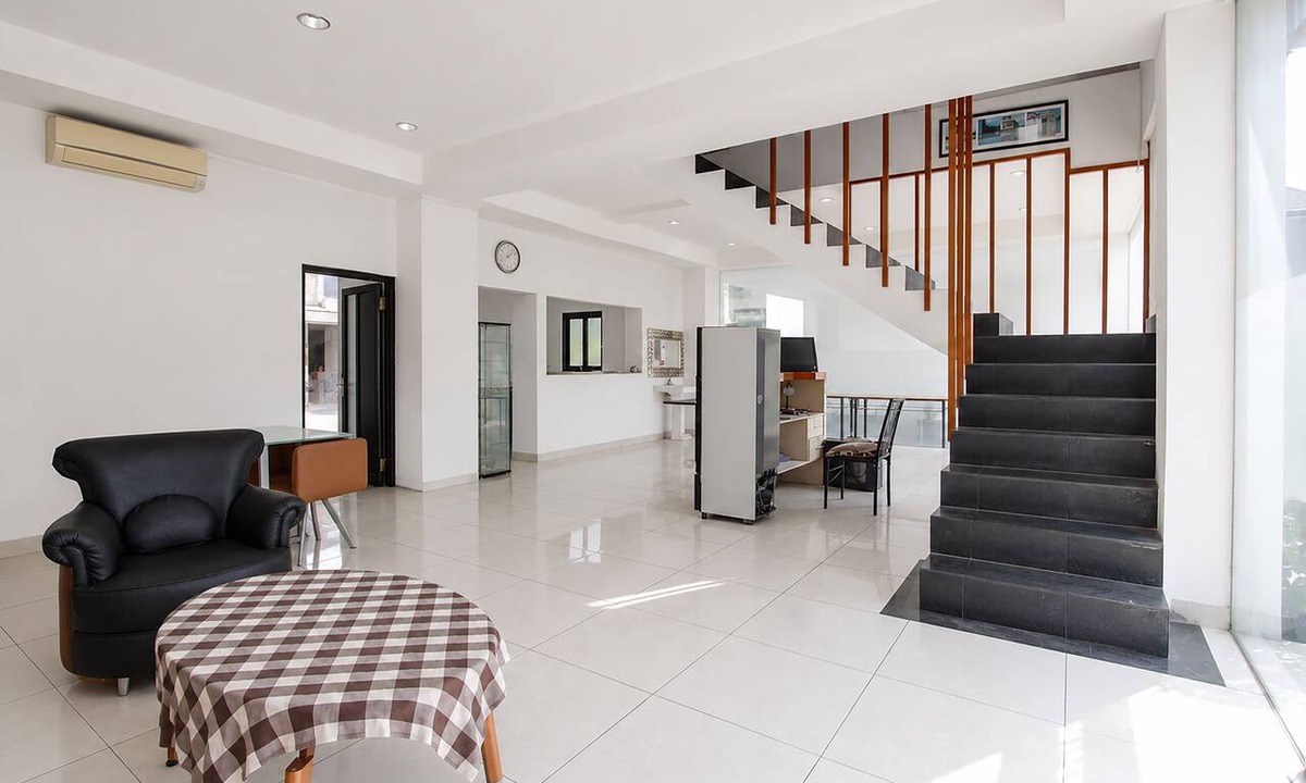 Catur Tunggal Hotel | Hotel O near Pakuwon Mall formerly House
