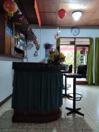 Parapat Hotel | Hotel Olibert Parapat Ajibata Mitra RedDoorz