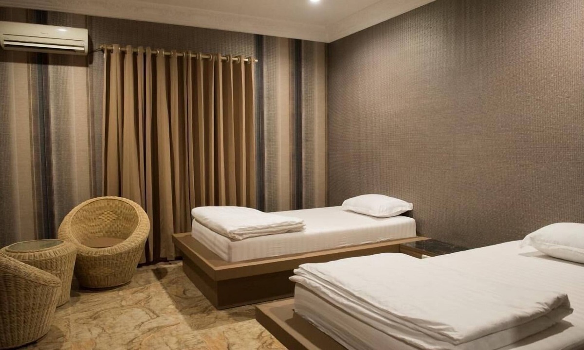 Palu House | Hotel Raja Akas