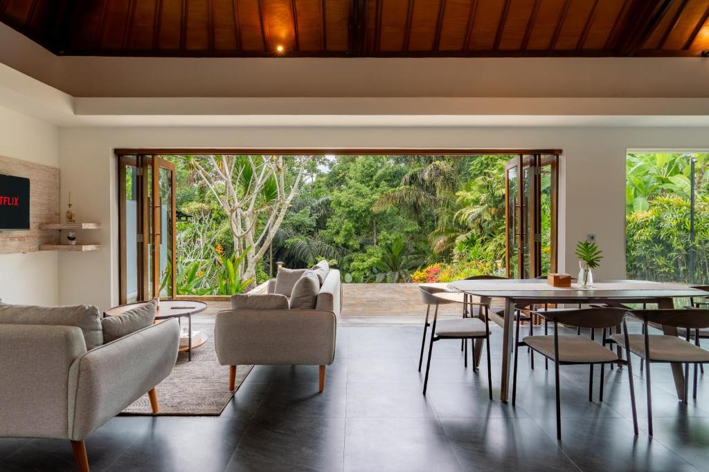 Melayang Villa | Hutan Sawah Villa by Betterplace