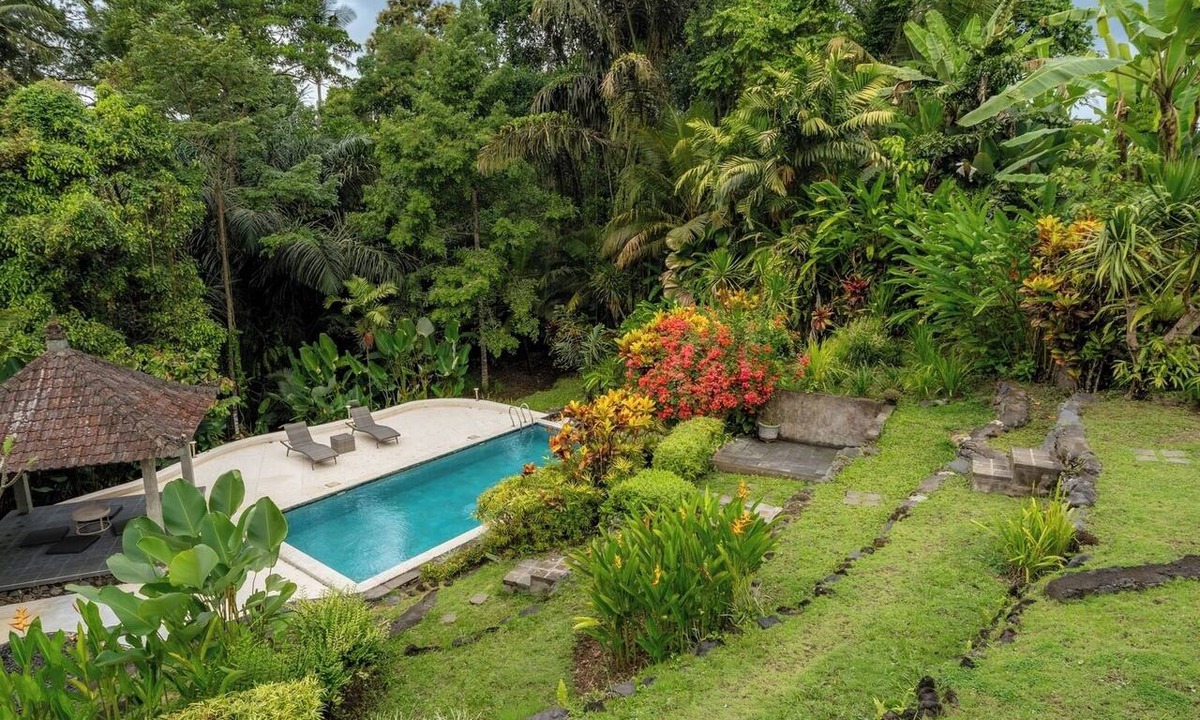 Melayang Villa | Hutan Sawah Villa