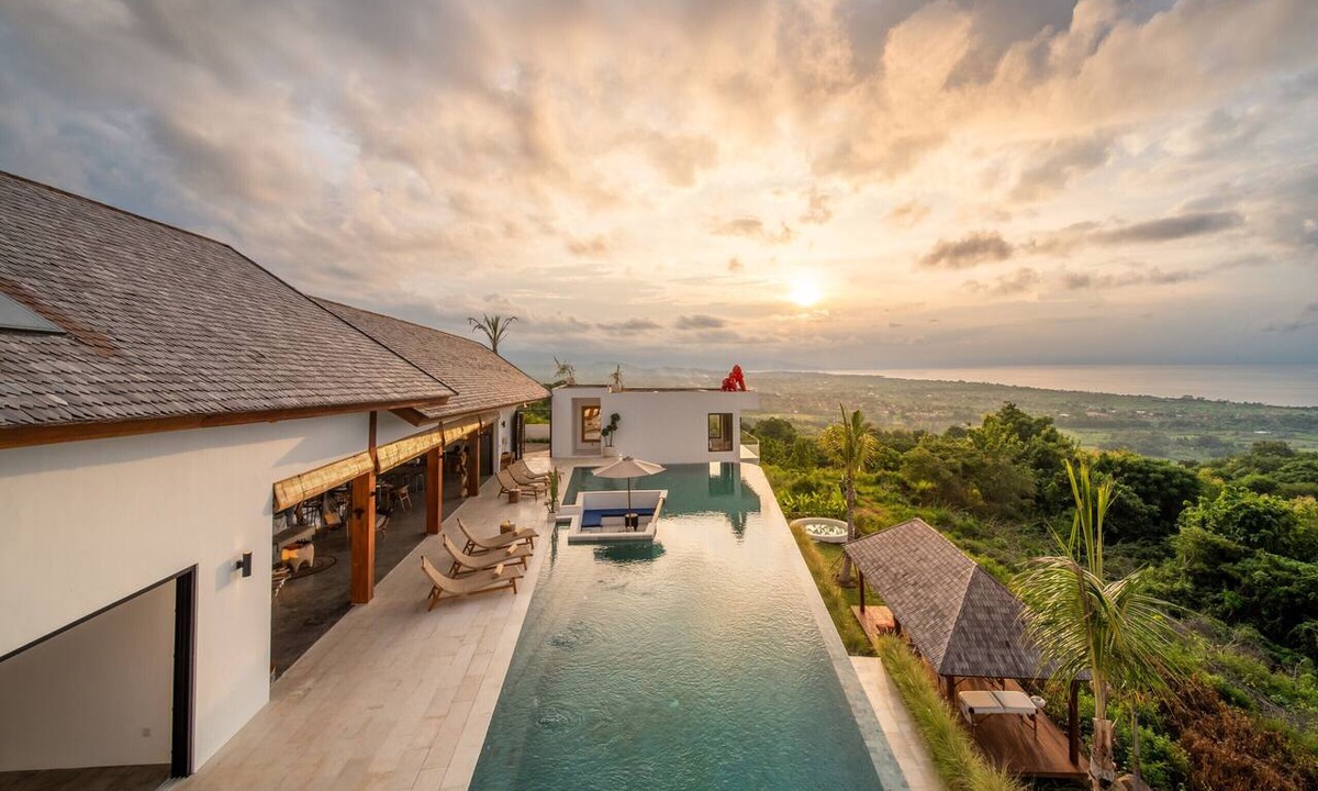 Banjartegehe Villa | Infinity Pool Cinema Lounge Hilltop Sea Views