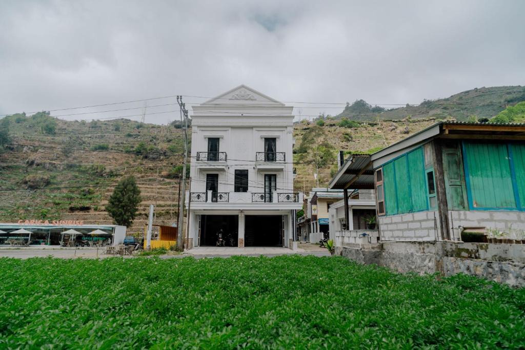 Kejajar Hotel | INSTAY Villa Roadside Dieng