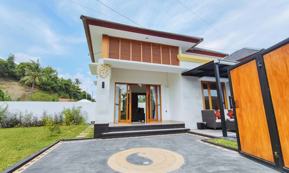 Kalibukbuk Villa | Karuna Villa with Garden