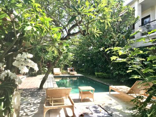 Renon Hotel | Kundalini Shakta Yoga Meditasi