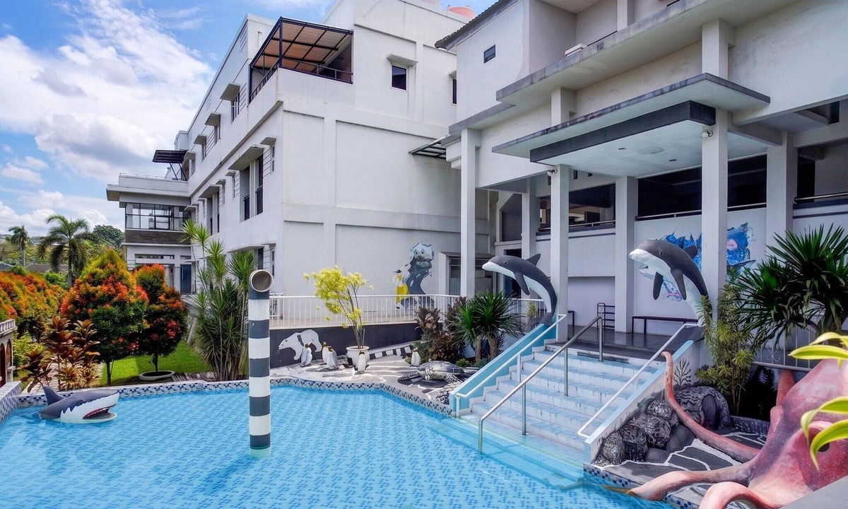 Bandar Lampung House | Kuraya Twin Balcony Suite