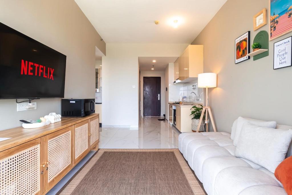 Pagedangan Apartment | Lakeside 2BR Condo Villa Rainbow Spring