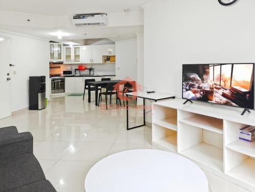 Setiabudi Apartment | Large 3BR Rasuna Apt w/Pool, Gym, WiFi
