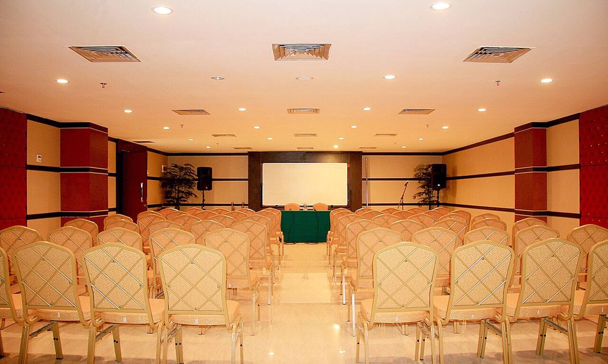 Manado City Centre Hotel | Lion Hotel & Plaza